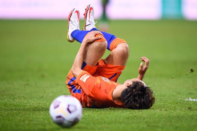 v站-郝伟证实吴兴涵将休战8-9个月 重组两翼方案3选2